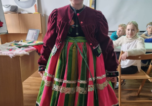 Warsztaty Polskie Tańce Narodowe i Regionalne w Pałacu Młodzieży 04.03.2024.