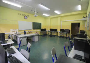 Zdjęcie pracowni informatycznej.