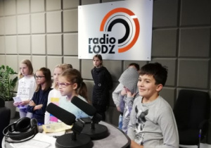 Dzieci w siedzibie Radia Łódź.