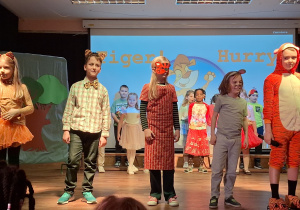 Tiger oraz jego rodzina i przyjaciel