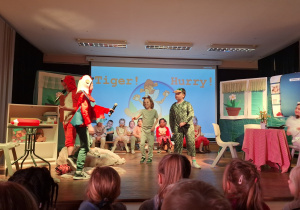 Przygotowania Tygrysa do szkoły